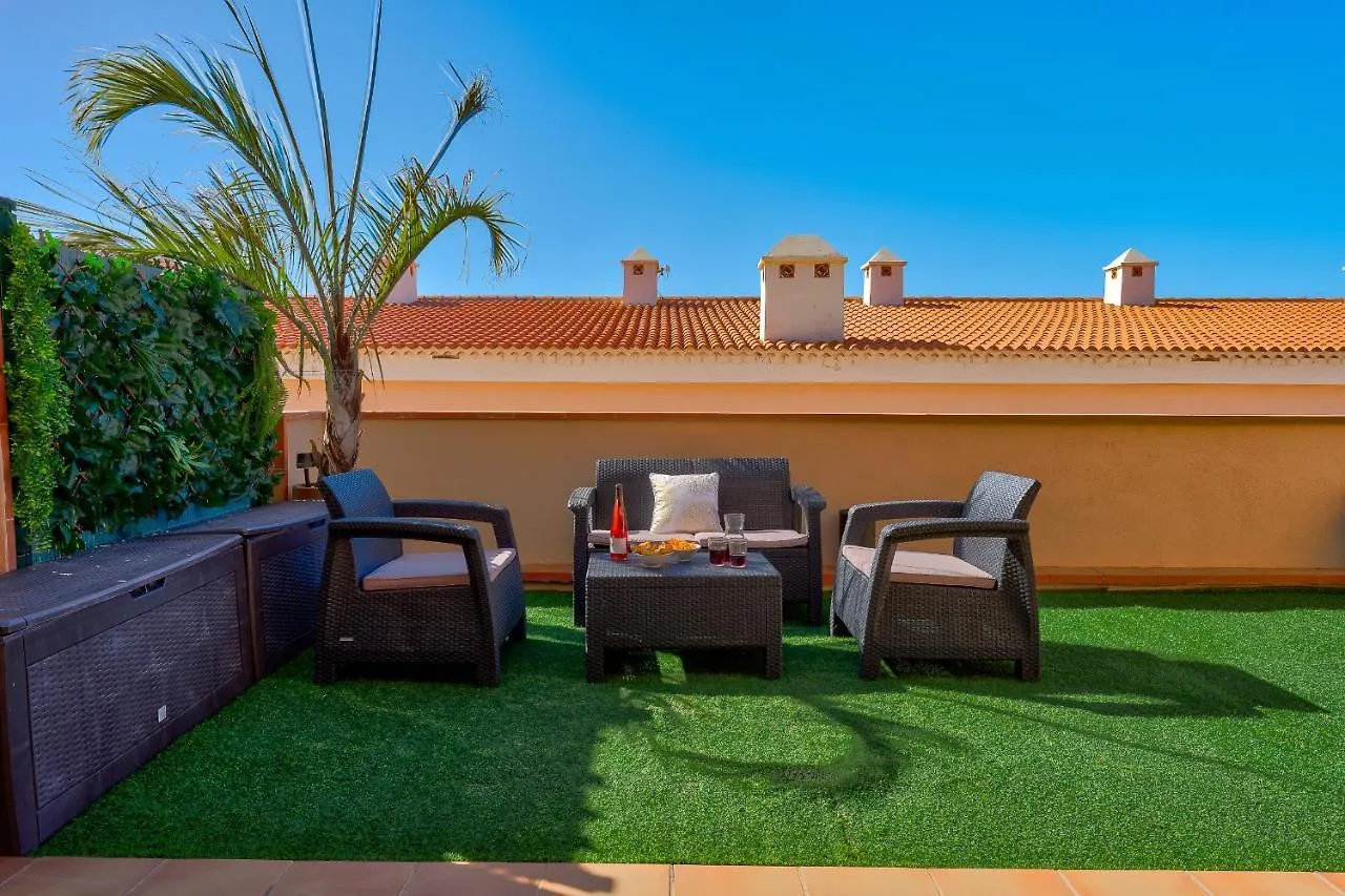 Modern Apartment With Large Terrasse, Bbq, Fast Wifi, 2 Pools Puerto de Santiago  Spanien